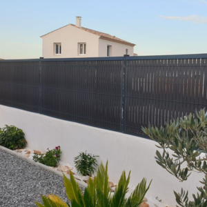 occultant pour grillage rigide - kit lames composite gris foncé brossé