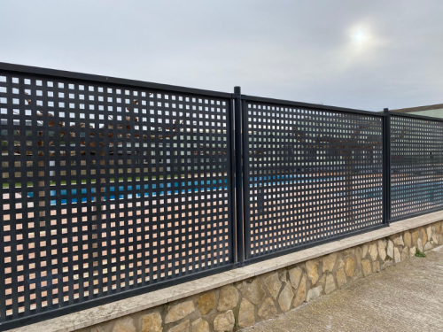 clôture industrielle : barreaudage Nové