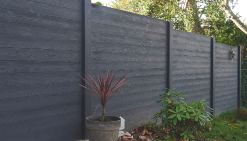 clôture en bois : clôture béton imitation bois Bacara