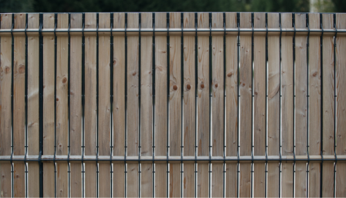 clôture en bois : lames occultantes bois